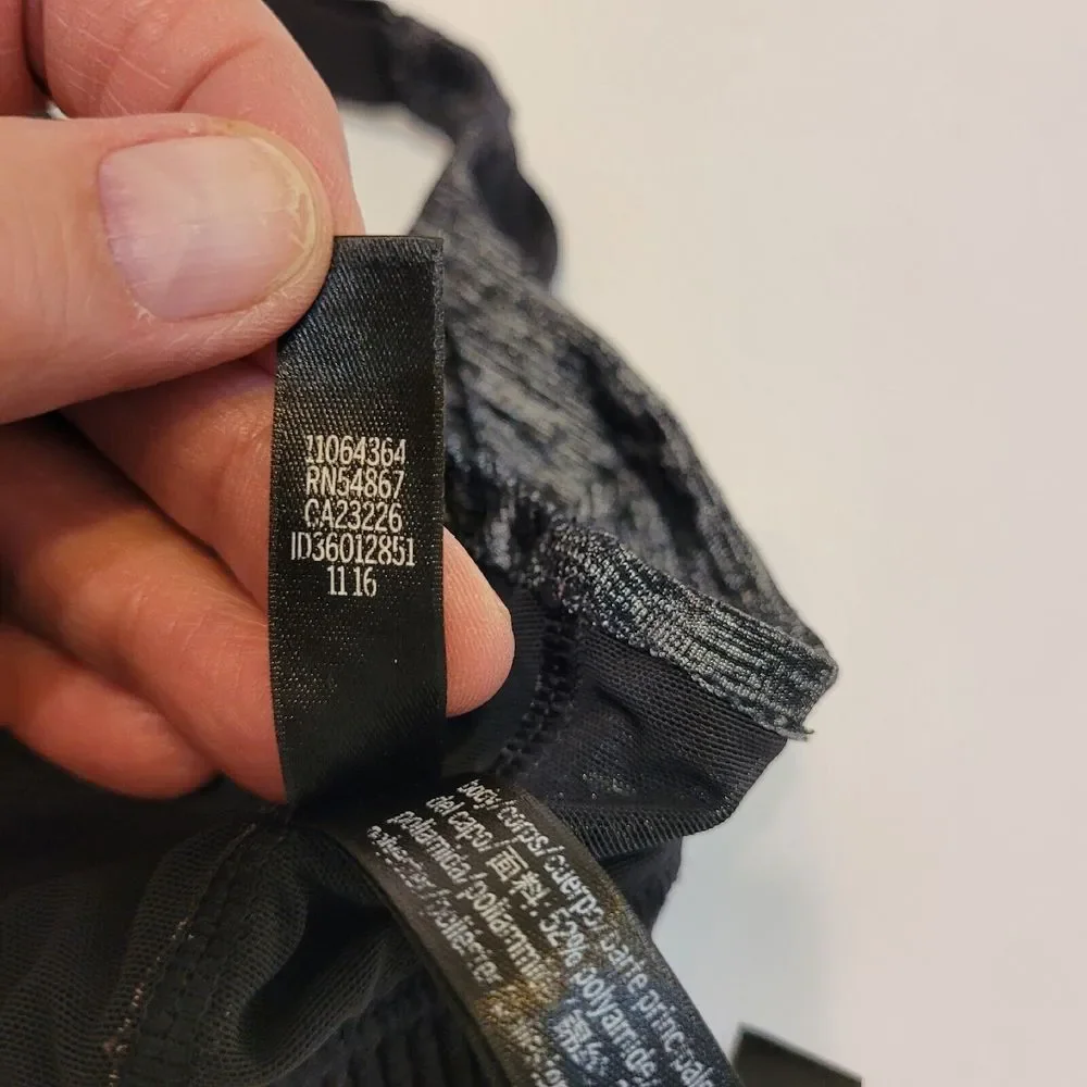 Victoria's Secret Victoria Sport Size 32B Grey & Black‎ Incredible Sports Bra